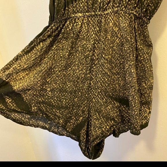 Blue Life Planet Blue Romper - Picture 6 of 7